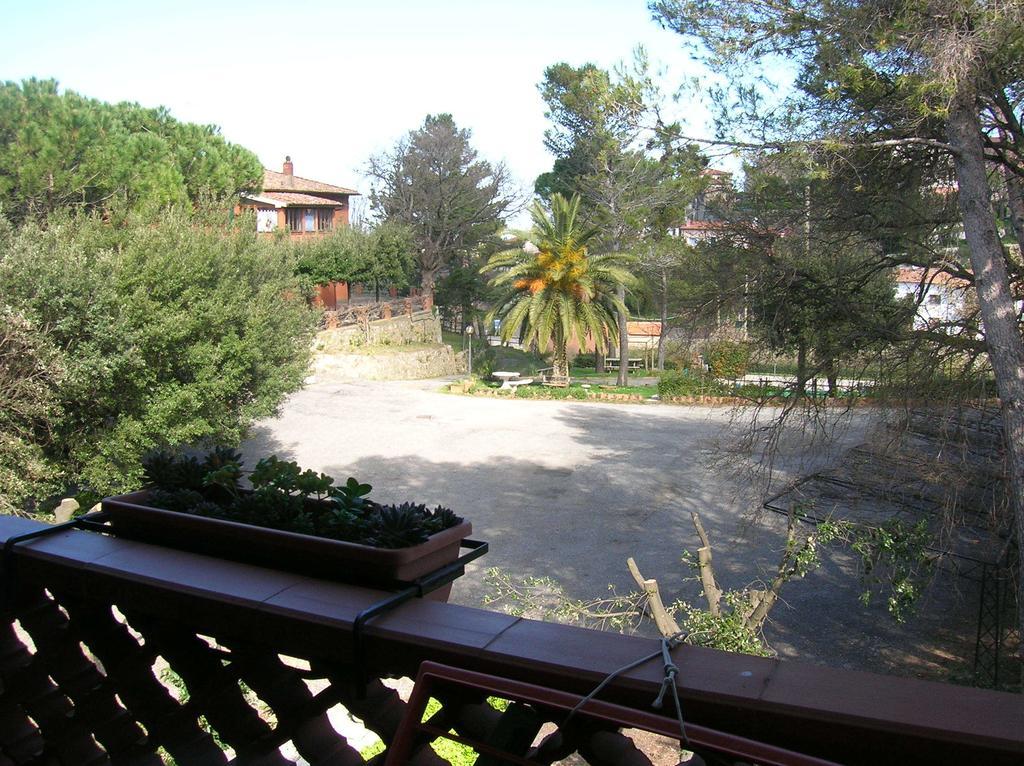 Hotel Il Poggetto Castellina Marittima Zewnętrze zdjęcie