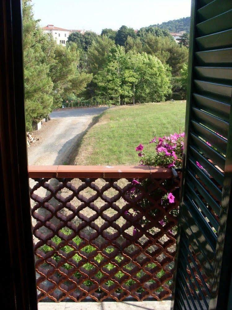 Hotel Il Poggetto Castellina Marittima Zewnętrze zdjęcie